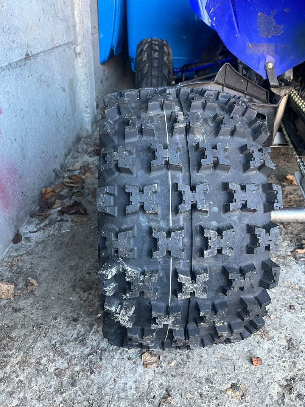 2006 Raptor 700 — Doma exhaust, lowered and widened, photo 2