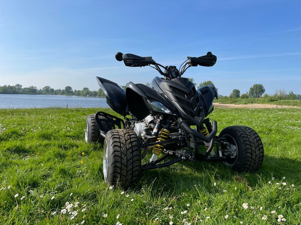 2009 Raptor 700 — lowered, widened, stored indoors, photo 2