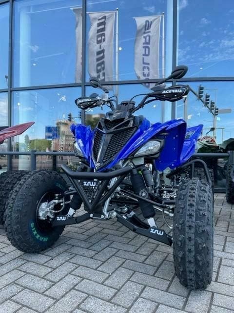 2026 Raptor 700R SE — brand new, red and white, photo 2