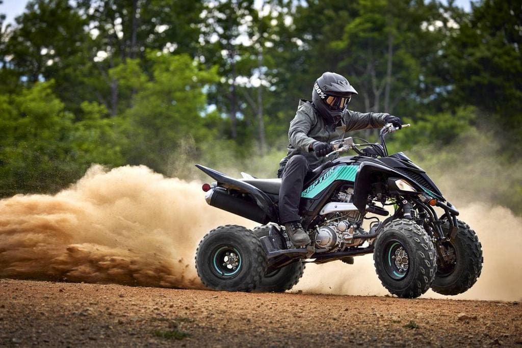 2026 Raptor 700R SE — brand new, red and white, photo 3
