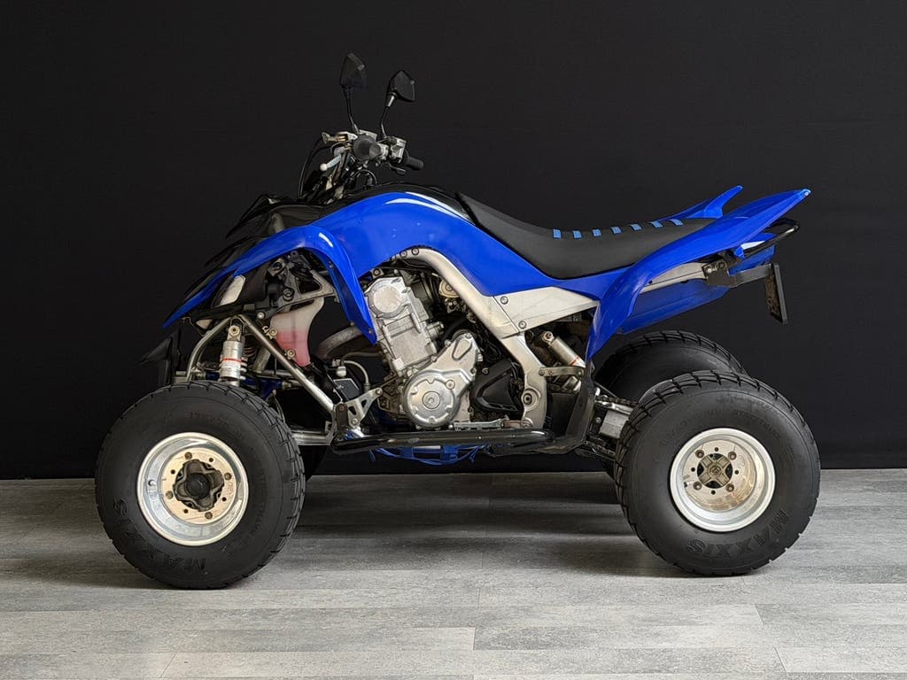 Blue Yamaha Raptor 700R